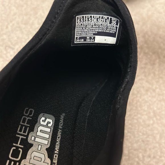 Skechers Waterproof Hands Free Slip-ins Summits-Best Choice Sneaker Black Sz 6.5 - Picture 12 of 12